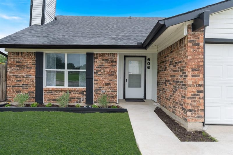 506 E Springdale Lane, Grand Prairie TX 75052 - Photo 5