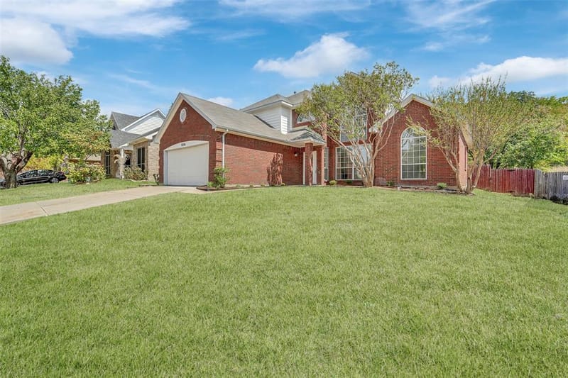 8316 Autumncrest Court, Dallas TX 75249 - Photo 2