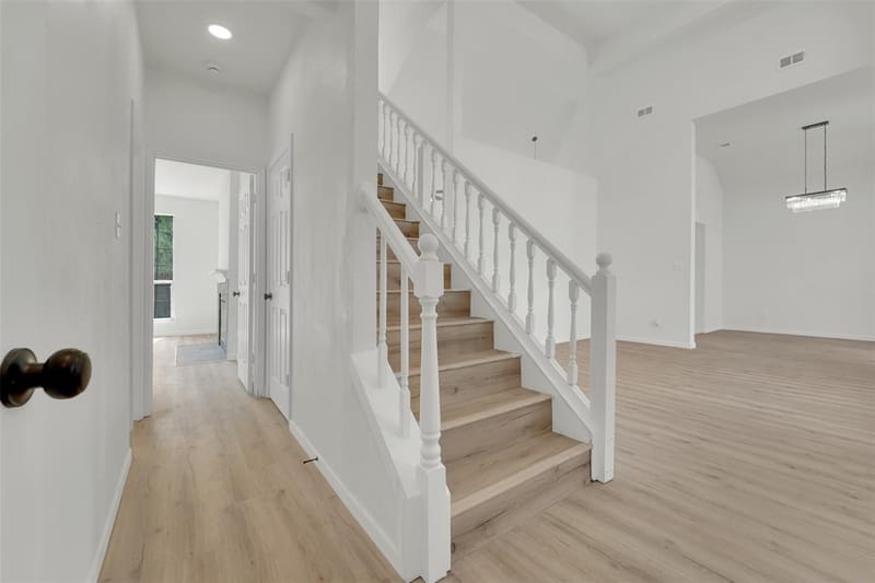 8316 Autumncrest Court, Dallas TX 75249 - Photo 7