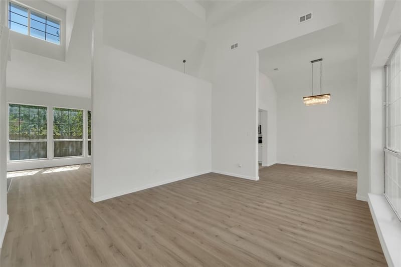 8316 Autumncrest Court, Dallas TX 75249 - Photo 9