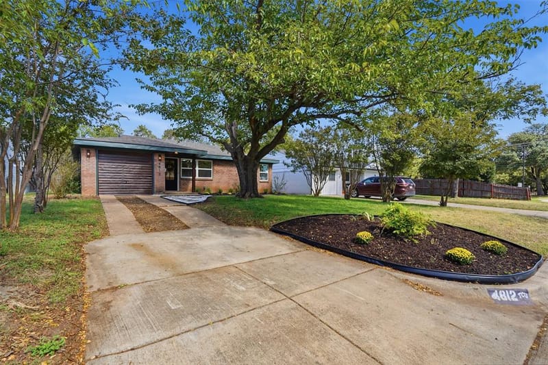 4812 Curzon Avenue, Fort Worth TX 76107 - Photo 2