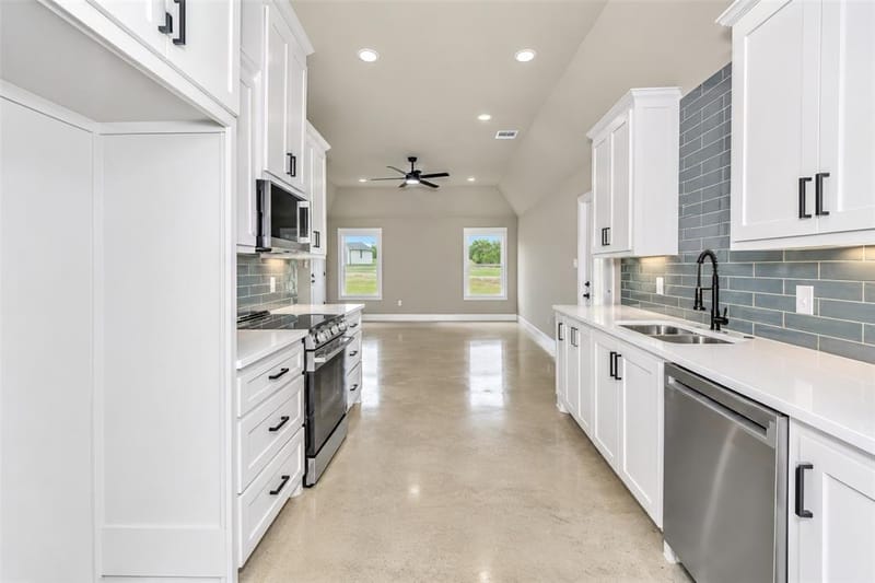 132 Aslan Road, Poolville TX 76487 - Photo 6
