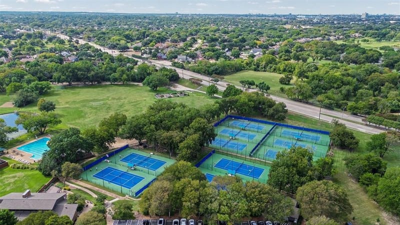 7449 Courtside Drive, Garland TX 75044 - Photo 38