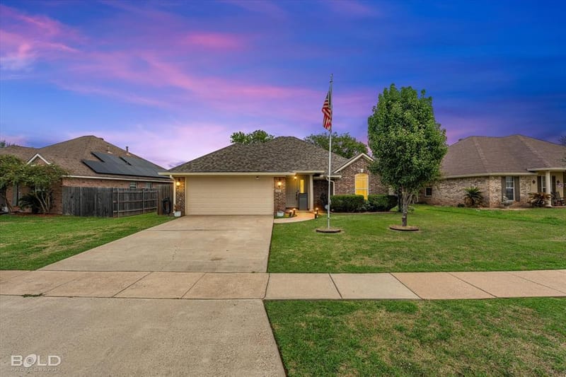 6005 Hollyhock Lane, Bossier City LA 71112 - Photo 2