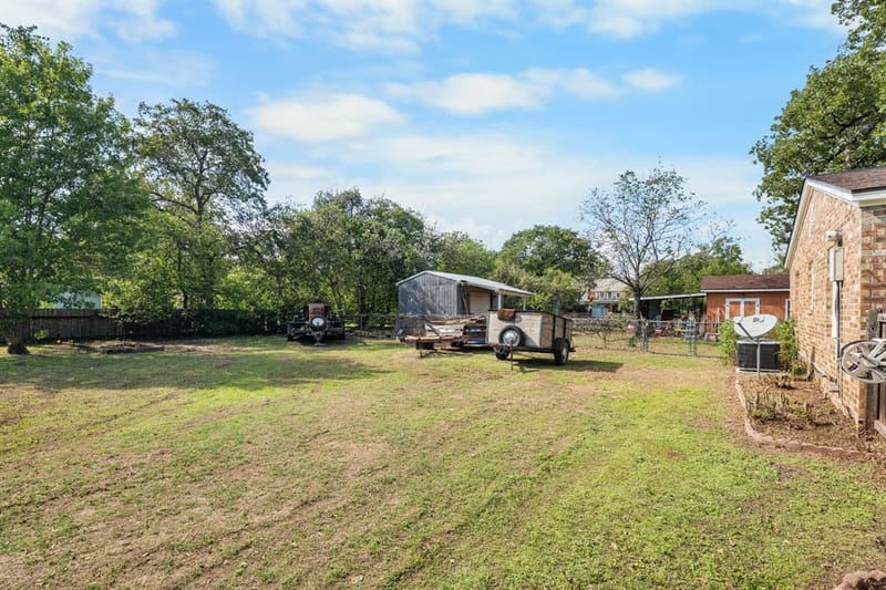 920 Avenue C, Lacy Lakeview TX 76705 - Photo 26