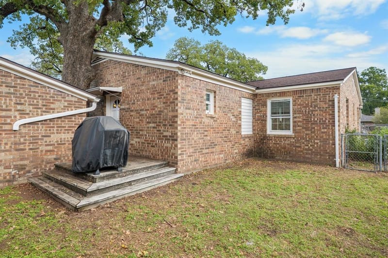 920 Avenue C, Lacy Lakeview TX 76705 - Photo 22