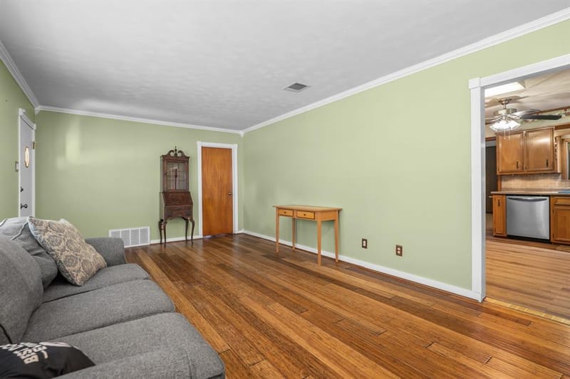 920 Avenue C, Lacy Lakeview TX 76705 - Photo 7