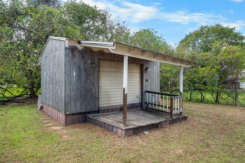 920 Avenue C, Lacy Lakeview TX 76705 - Photo 25