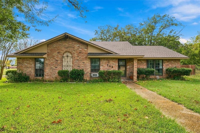 741 S 1st Street, Hewitt TX 76643