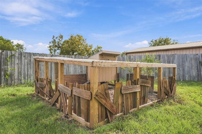 741 S 1st Street, Hewitt TX 76643 - Photo 33