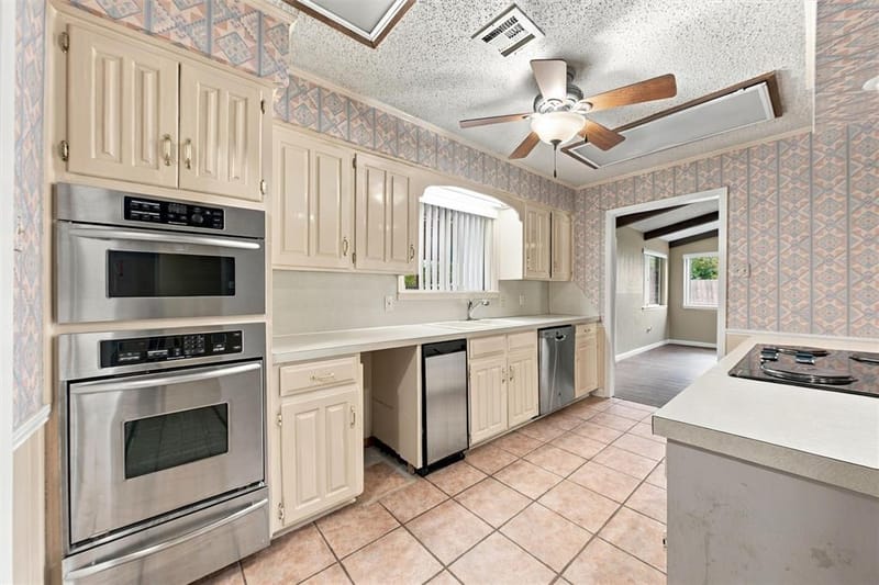 741 S 1st Street, Hewitt TX 76643 - Photo 14