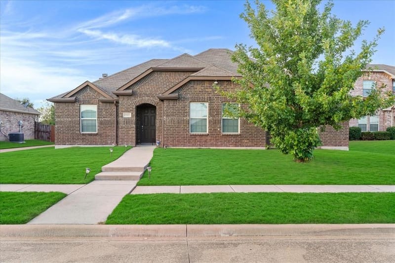 1985 Harbor Court, Lancaster TX 75146