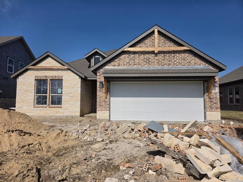 808 Silverleaf Drive, Ennis TX 75119