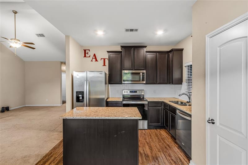 1401 Park Trails Boulevard, Princeton TX 75407 - Photo 3