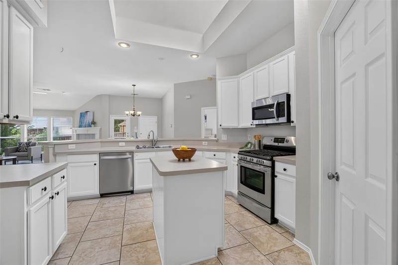 3409 Bluegrass Drive, Plano TX 75074 - Photo 7