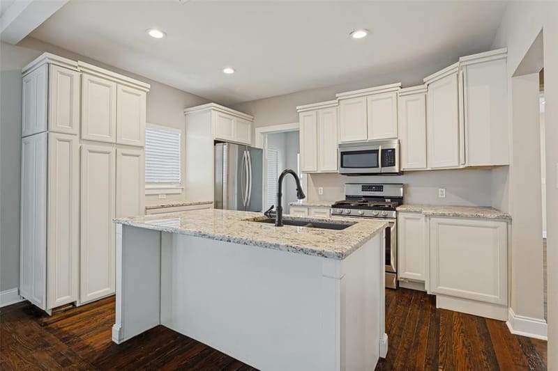 1221 Main Street, Garland TX 75040 - Photo 7