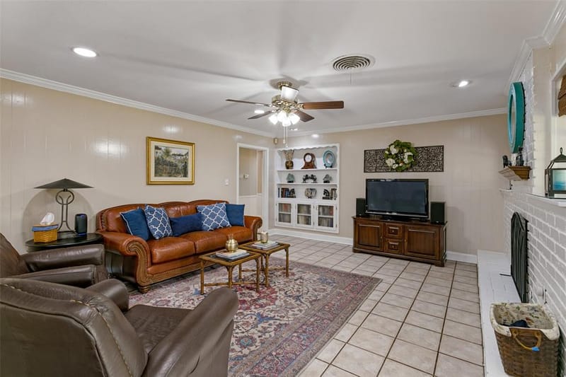 4309 Selkirk Drive W, Fort Worth TX 76109 - Photo 8