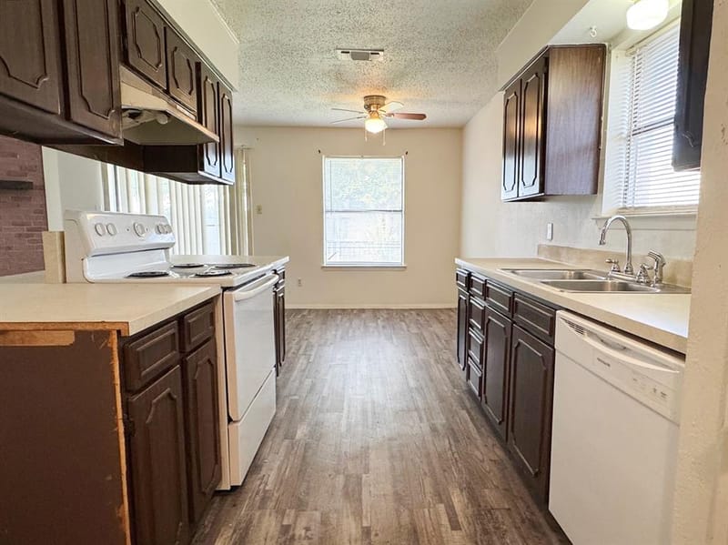 2333 Chandelle Drive, Irving TX 75060 - Photo 6