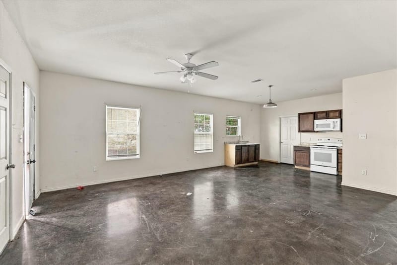 2023 E Myrtle Street, Fort Worth TX 76104 - Photo 6
