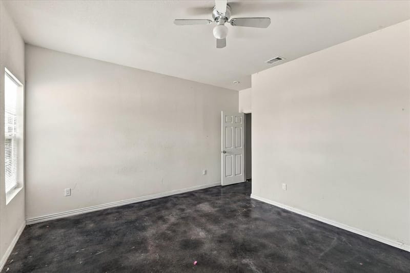 2023 E Myrtle Street, Fort Worth TX 76104 - Photo 9