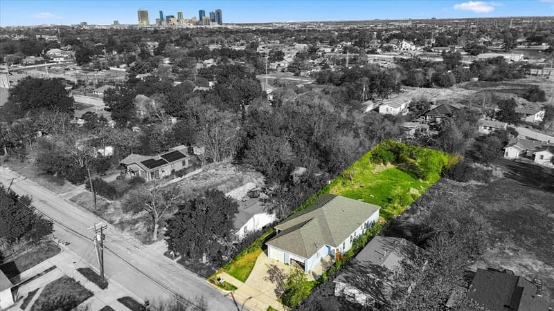 2023 E Myrtle Street, Fort Worth TX 76104 - Photo 4