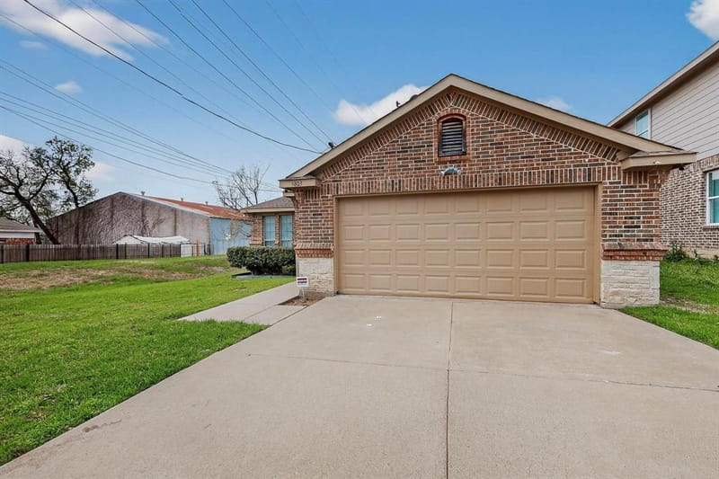 4803 Silver Avenue, Dallas TX 75223 - Photo 2