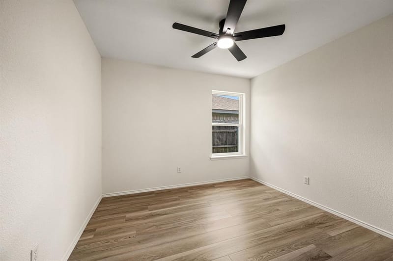 10805 Pebblecreek Court, Benbrook TX 76126 - Photo 17