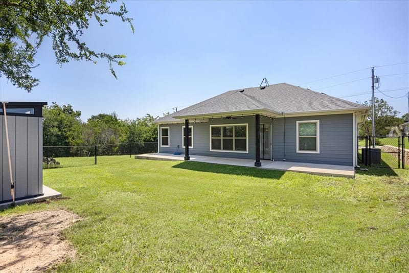 2206 Navasota Street, Granbury TX 76048 - Photo 22