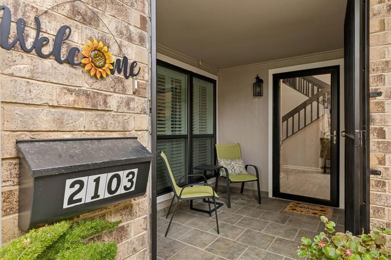 2103 Country Villa Drive, Carrollton TX 75006 - Photo 3