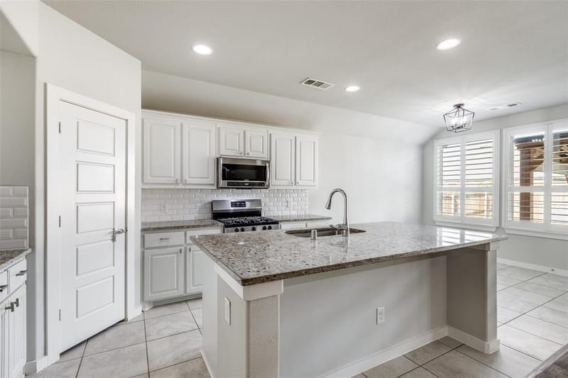 1205 Rocky Mountain Court, Celina TX 75009 - Photo 10