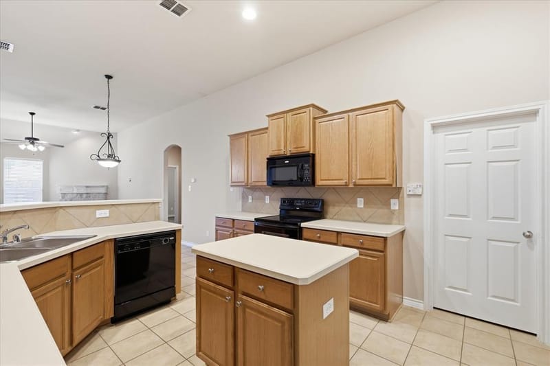 629 Lake City Drive, Lewisville TX 75056 - Photo 12