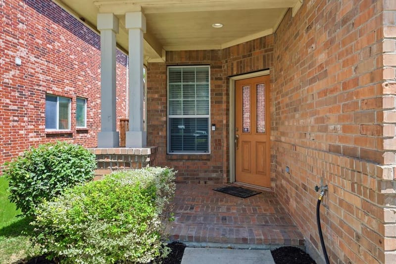 629 Lake City Drive, Lewisville TX 75056 - Photo 3
