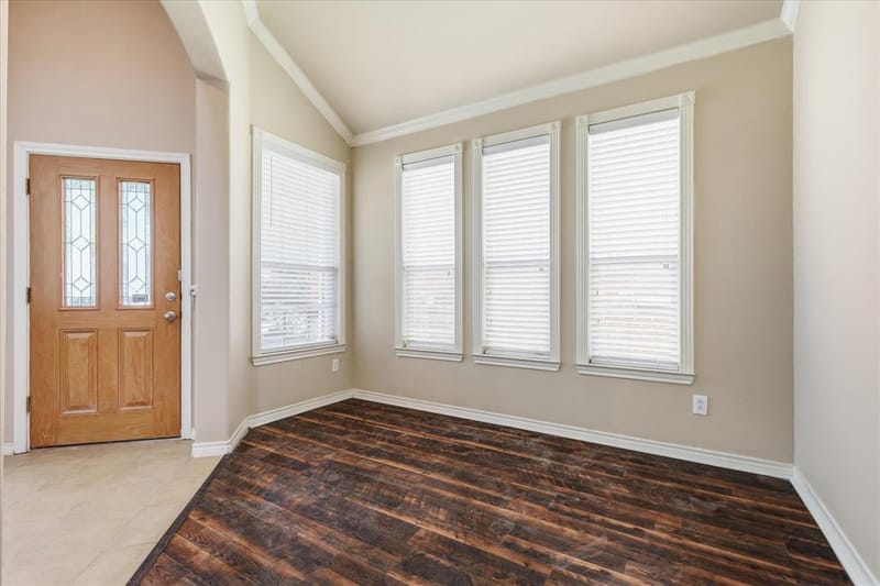 629 Lake City Drive, Lewisville TX 75056 - Photo 5