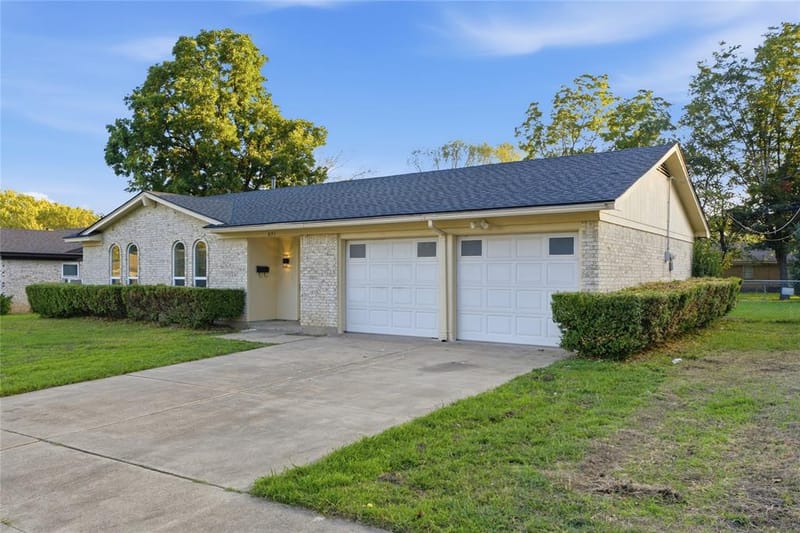 621 NW Barbara Lane, Burleson TX 76028 - Photo 2