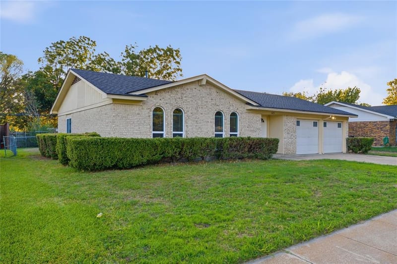 621 NW Barbara Lane, Burleson TX 76028 - Photo 3