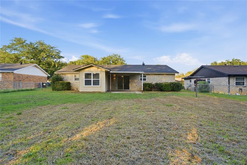 621 NW Barbara Lane, Burleson TX 76028 - Photo 30