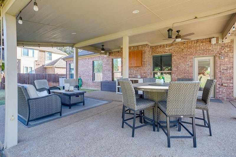 1040 Tara Drive, Burleson TX 76028 - Photo 6