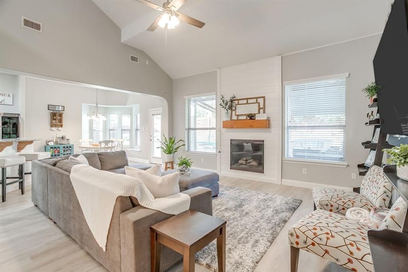 1040 Tara Drive, Burleson TX 76028 - Photo 7