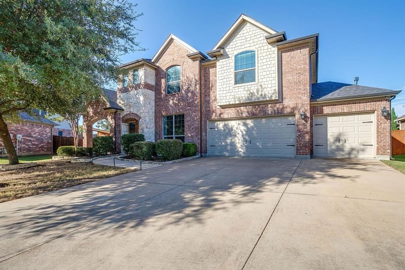 1040 Tara Drive, Burleson TX 76028 - Photo 3