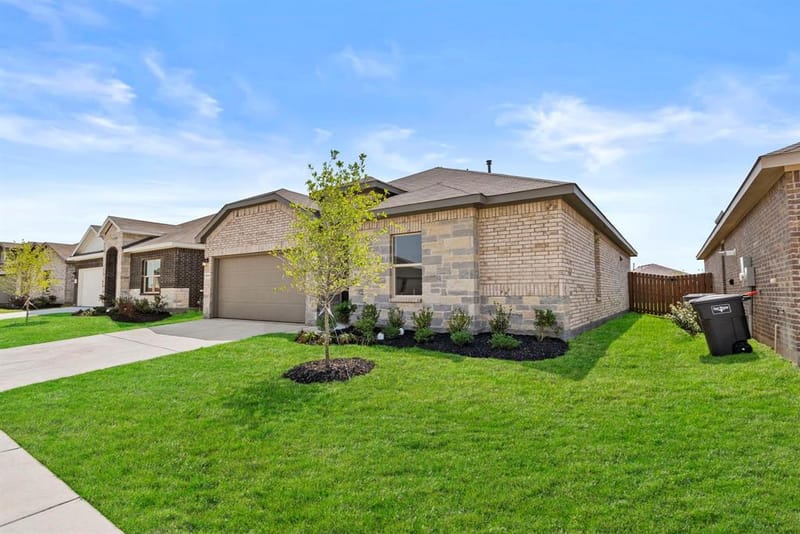 4321 Valley Brook Drive, Crowley TX 76036 - Photo 2