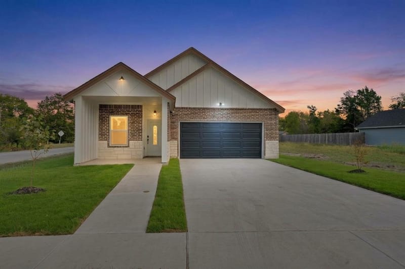 724 Gilbert Street, Terrell TX 75160