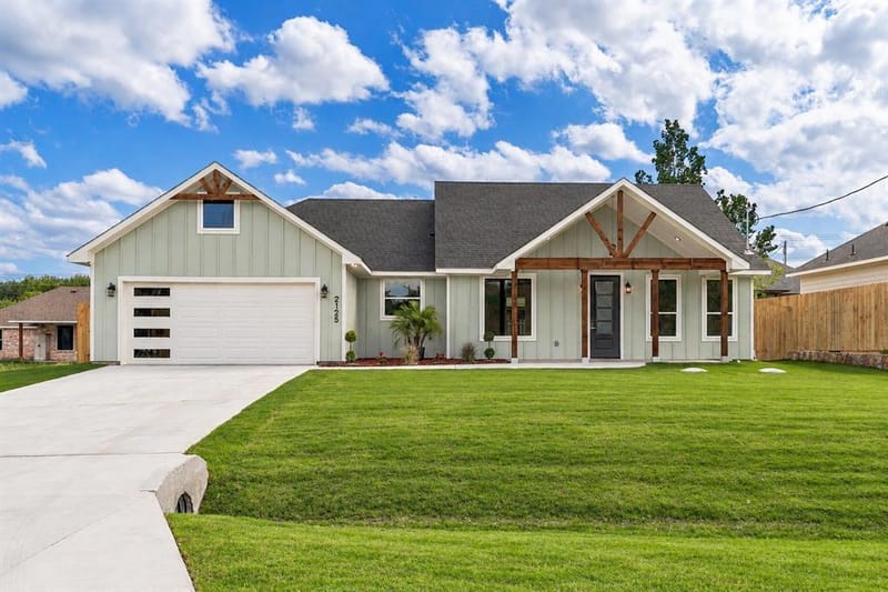 2125 Steepleridge Circle, Granbury TX 76048