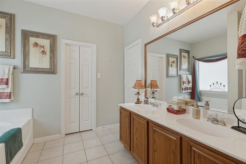 10004 Waterbury Drive, Providence Village TX 76227 - Photo 16