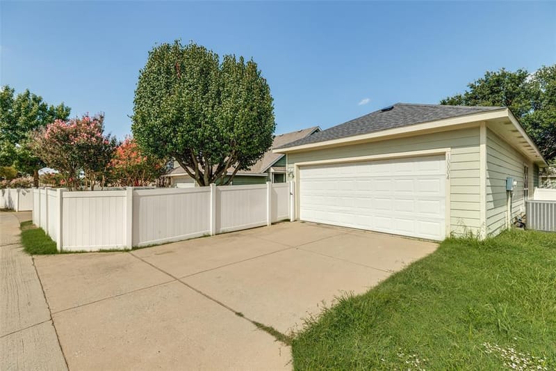 10004 Waterbury Drive, Providence Village TX 76227 - Photo 22
