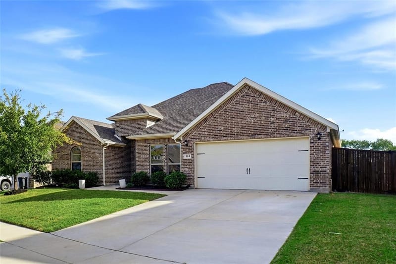 914 Timber Ridge Drive, Justin TX 76247 - Photo 2