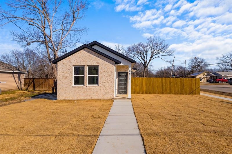 2621 College Street, Greenville TX 75401