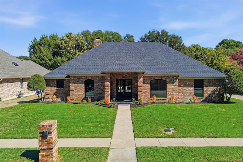 9904 Wandering Way Street, Benbrook TX 76126 - Photo 2