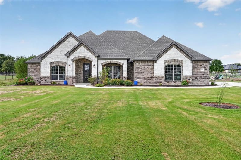 2025 Forest Bluff Trail, Azle TX 76020 - Photo 3