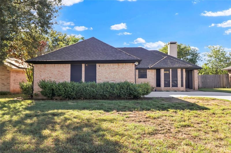 409 Odell Street, Cleburne TX 76033 - Photo 2