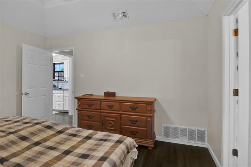 409 Odell Street, Cleburne TX 76033 - Photo 17
